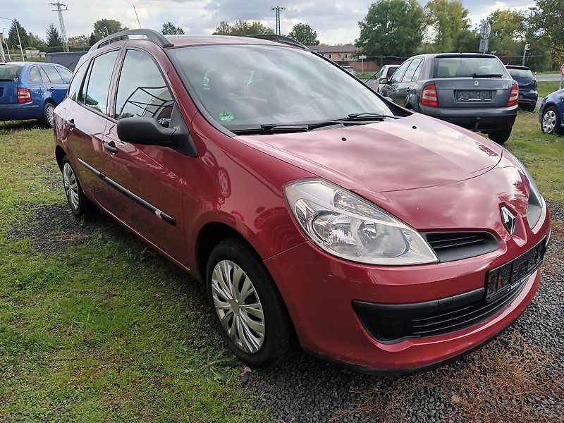 Renault Clio 1.2 i Grandtour Authentique - fotka 7 z 23