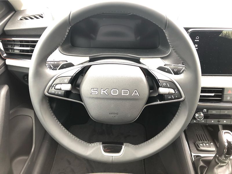 Škoda Scala 1.0 TSI - fotka 17 z 29