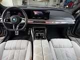 BMW i7 (2022) xDrive60 - náhled 12
