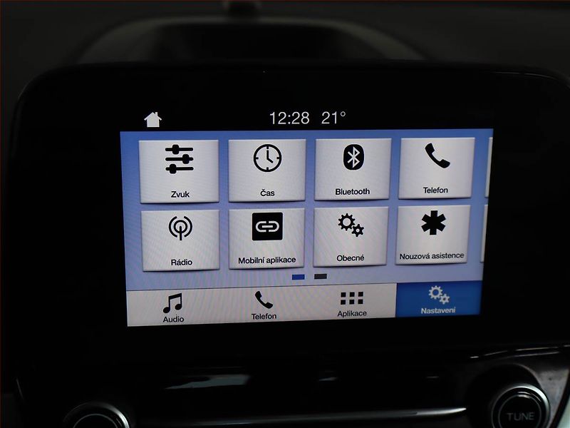 Ford EcoSport (2019) 1.0 EcoBoost, Automat, Xenony - fotka 19 z 20