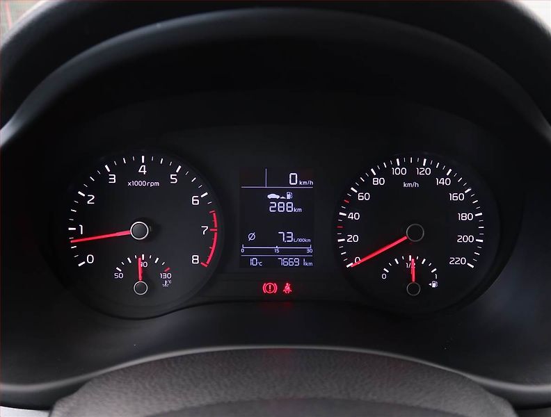 Kia Rio (2017) 1.25 CVVT, ČR,1.maj - fotka 11 z 17