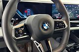 BMW Řada 5 540d xDrive Touring - náhled 17
