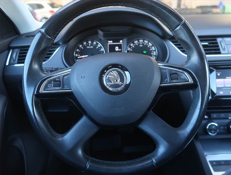Škoda Octavia (2014) Ambition 2.0 TDI, Automat - fotka 16 z 18