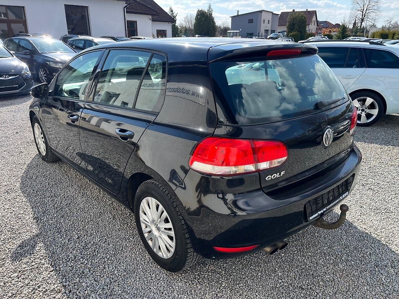Volkswagen Golf (2009) 2.0 TDI - fotka 4 z 21