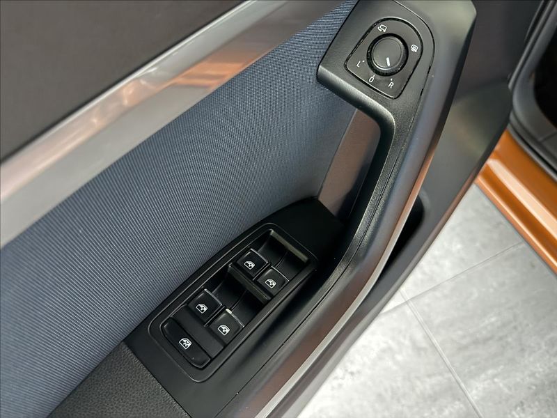 Seat Ateca 1,4   TSI,STYLE,1.MAJITEL,TAŽN - fotka 8 z 22