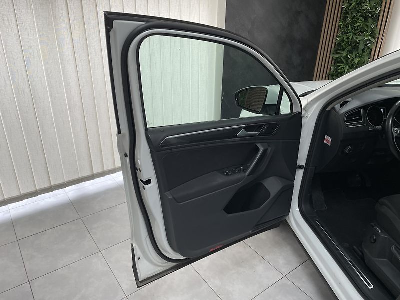 Volkswagen Tiguan 1.4 TSi ČR DSG SERVISKA  - fotka 18 z 26
