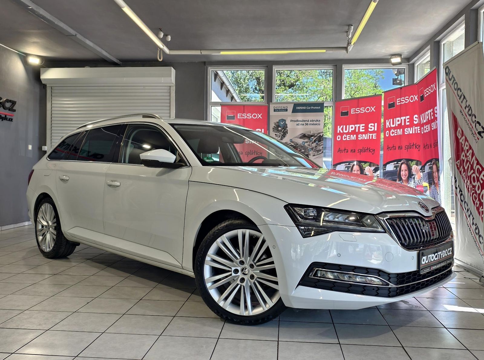 Škoda Superb 2.0 TDi DSG STYLE, ACC, KAMERA