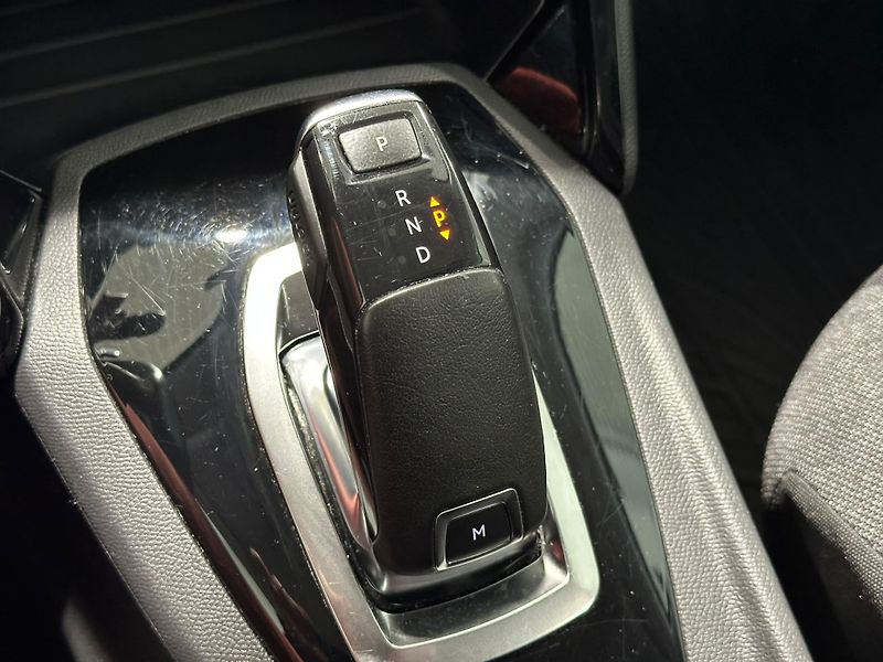 Peugeot 208 1,2, Automat, DPH - fotka 15 z 19