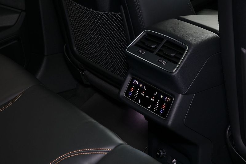 Audi e-tron 55 300kW Sline BlackEd Pano TZ - fotka 29 z 44