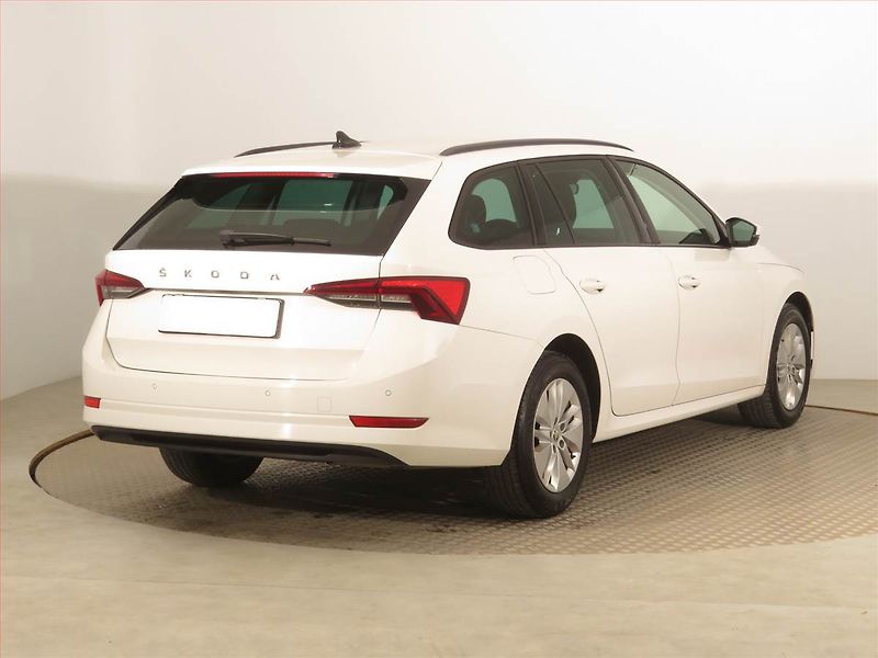 Škoda Octavia (2022) Ambition 2.0 TDI, Serv.kniha - fotka 5 z 15