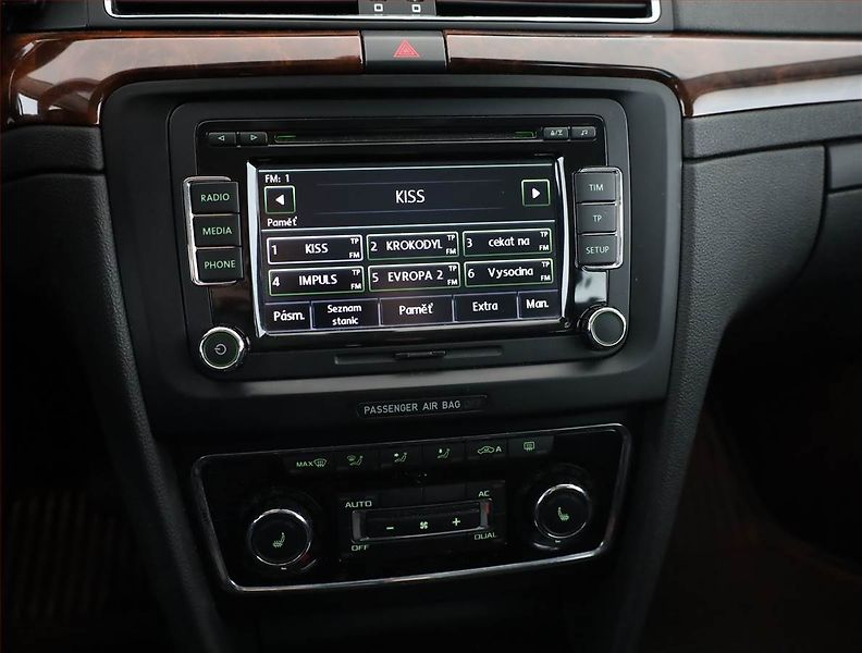 Škoda Superb (2009) 2.0 TDI, Xenony, Tempomat - fotka 10 z 19