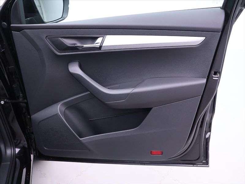 Škoda Karoq 2,0 TDI DSG DPH Ambition - fotka 14 z 38