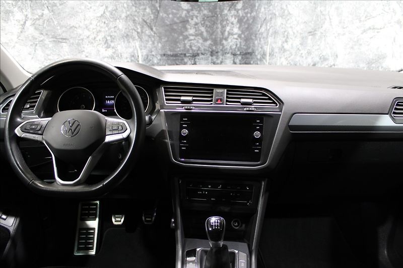 Volkswagen Tiguan 1,5 TSI Active 1.majitel - fotka 30 z 33
