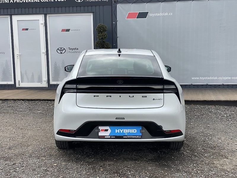 Toyota Prius 2.0Plug-in, ČR-1m, Prestige - fotka 5 z 34