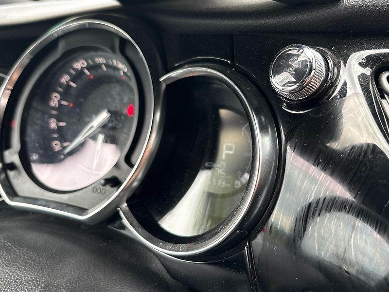 Citroën DS3 (2018) Performance Line Sport EAT6 - fotka 41 z 47