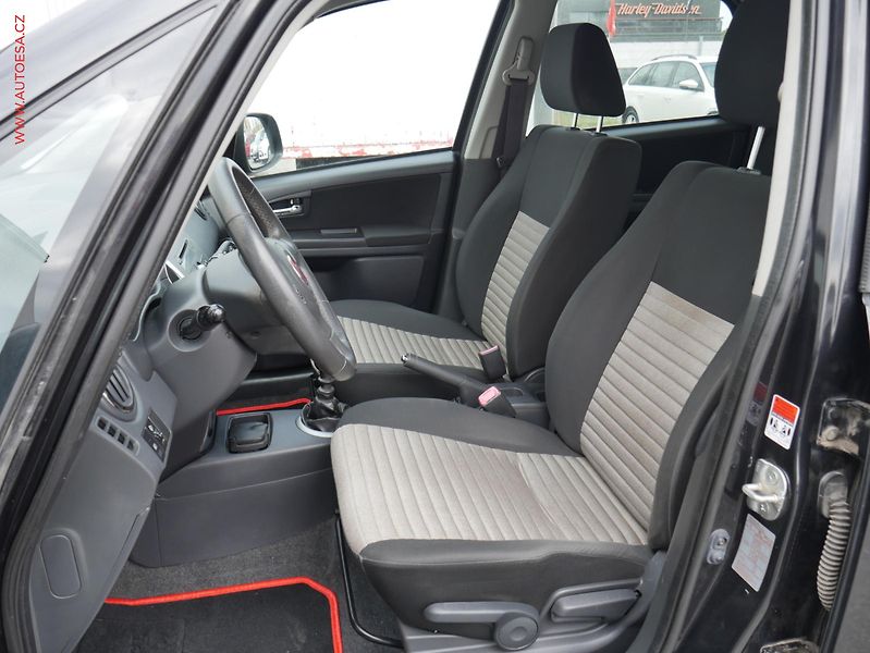 Fiat Sedici (2011) 2.0JTD 4x4, výhřev sed - fotka 9 z 17