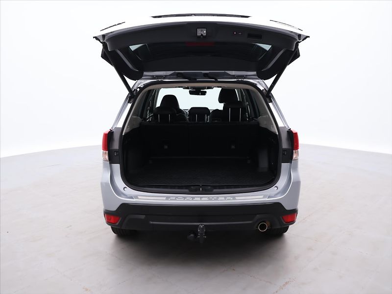 Subaru Forester 2,0 e-BOXER CVT Executive CZ - fotka 9 z 26