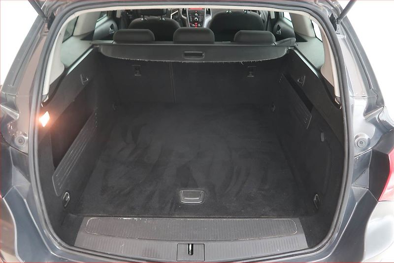 Opel Astra (2013) 1.7 CDTI, po STK, slušný stav - fotka 13 z 15