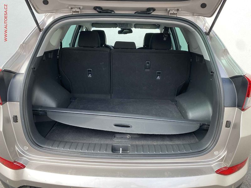Hyundai Tucson (2017) 1.7CRDi, 1.maj,ČR, Czech - fotka 7 z 19