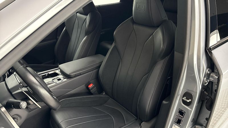 Lexus RX 500h AUT 4x4 F Sport - fotka 15 z 31