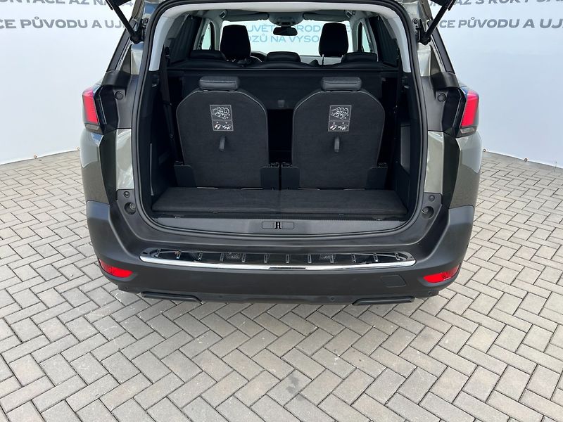 Peugeot 5008 (2019) 1.2PT 96kW ALLURE+ 7-míst - fotka 9 z 38