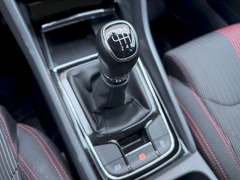 Škoda Karoq (2019) 1.5 TSI 110kW Style VarioFlex - fotka 27 z 35