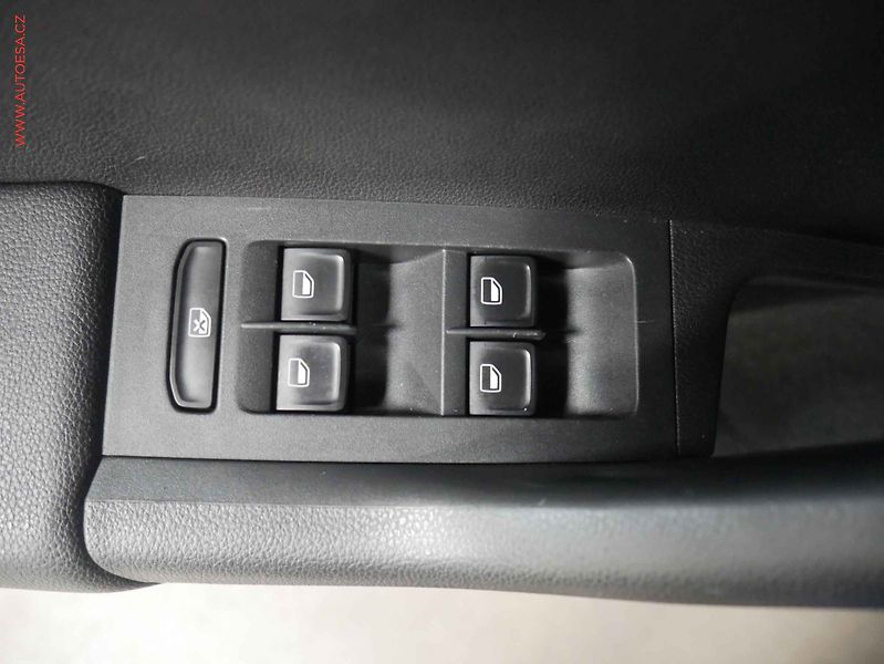 Škoda Octavia (2013) 2.0 TSI, 2.maj,ČR, Navi - fotka 18 z 24