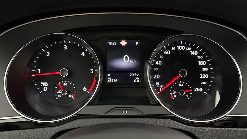Volkswagen Passat 2.0 TDI DSG 4MOTION Alltrack - fotka 10 z 27
