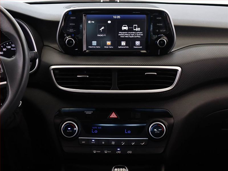 Hyundai Tucson (2020) 1.6 T-GDI - fotka 10 z 17