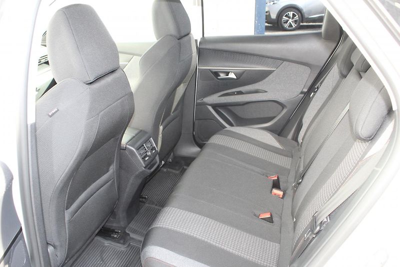 Peugeot 3008 (2018) ACTIVE 2.0 BLUEHDI 150 MAN6 - fotka 10 z 16