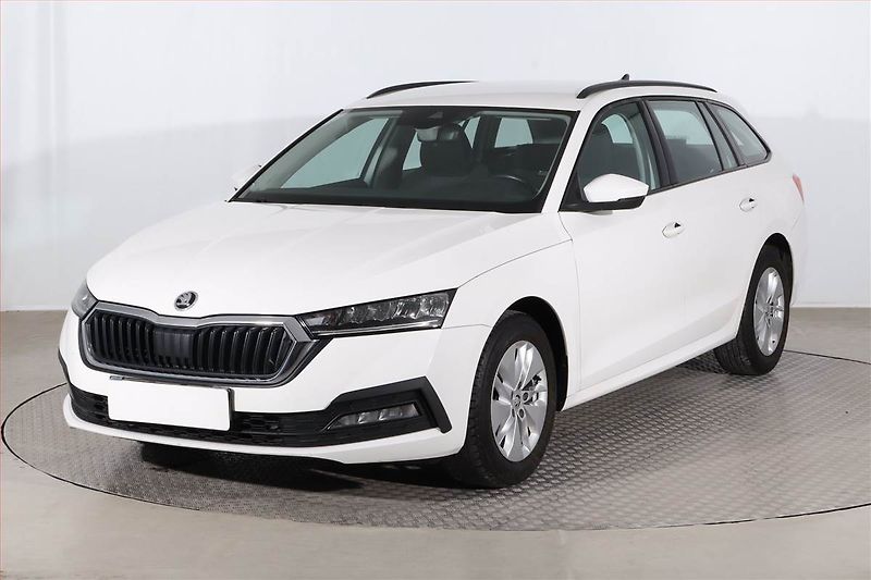 Škoda Octavia (2022) 1.0 TSI, Tempomat - fotka 2 z 25
