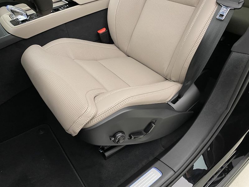 Volvo XC90 (2026) T8 AWD Plug-in BRIGHT PLUS 7m - fotka 31 z 71