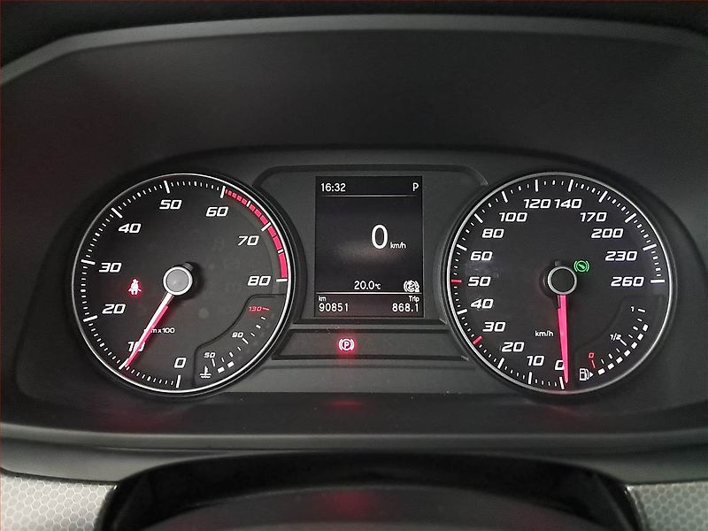 Seat Leon (2022) 1.0 eTSI, Automat, ČR,1.maj - fotka 11 z 18