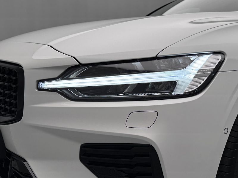 Volvo V60 (2026) T6 AWD Plug-in DARK ULTRA - fotka 21 z 24