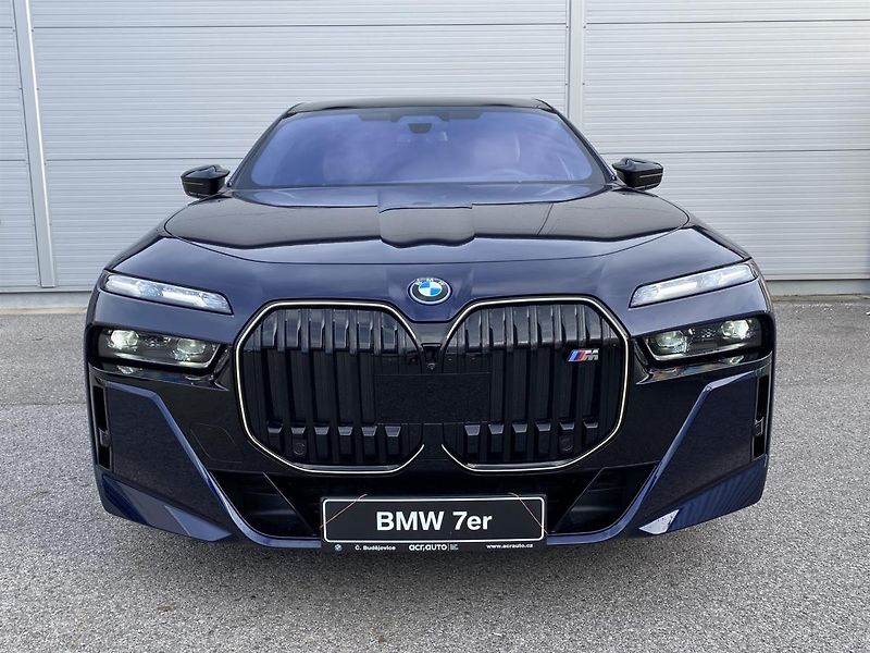 BMW i7 M70 xDrive - fotka 14 z 15