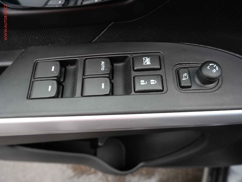 Suzuki S-Cross (2016) 1.4BJet AllGrip, 1.maj,ČR - fotka 15 z 26