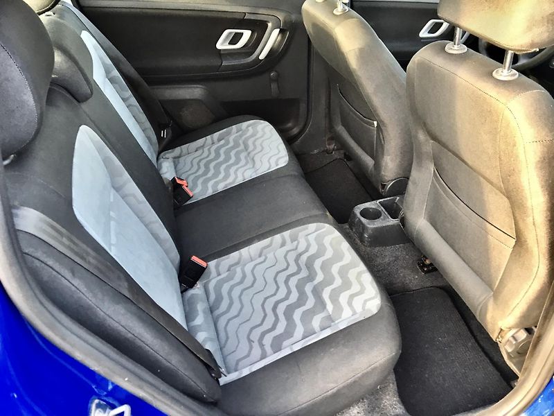 Škoda Fabia 1,2 HTP Ambiente Nová STK - fotka 21 z 22