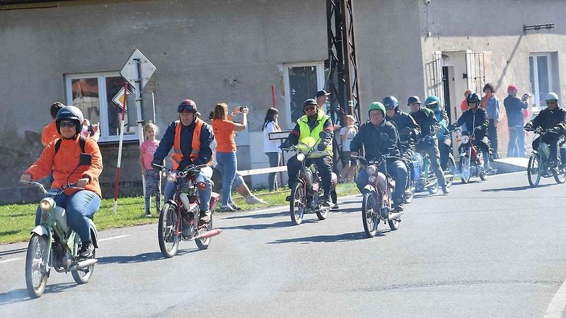 Kublovský sraz mopedů