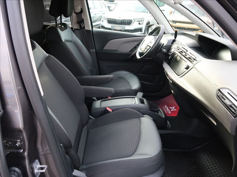 Citroën Grand C4 SpaceTourer 2,0 BHDi,120kW,1majČR,7míst - fotka 13 z 33