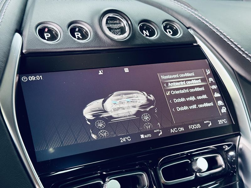 Aston Martin DBX (2021) 550*AIR*XENON.GREY*TOP - fotka 38 z 48