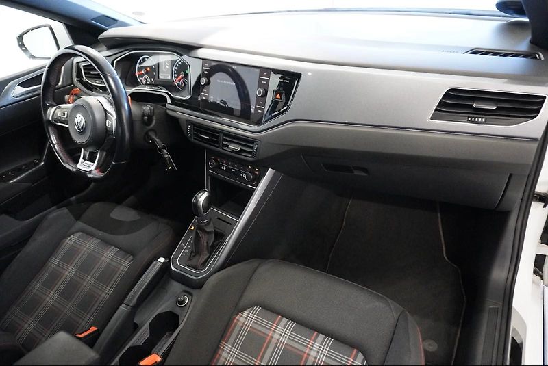 Volkswagen Polo  2,0 TSI GTI 147kW DSG6 - fotka 13 z 28