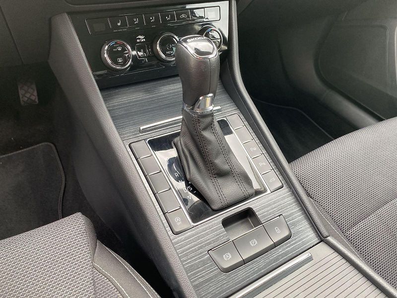Škoda Superb (2022) Combi 2.0 TDI DSG Style - fotka 26 z 37