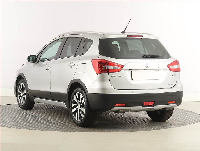 Suzuki SX4 S-Cross (2019) Elegance 1.4 BoosterJet, 4X4 - fotka 4 z 23