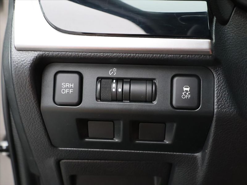 Subaru Forester 2,0 i-L 110kW Comfort 4x4 CZ - fotka 14 z 32