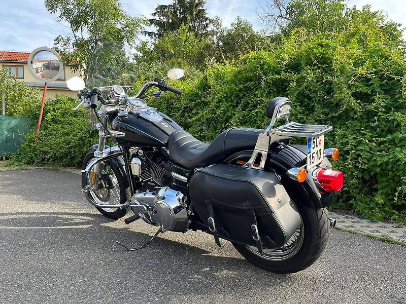 Harley-Davidson FXDC Dyna Super Glide Custom (2010) - fotka 6 z 14