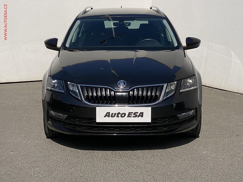 Škoda Octavia (2019) 1.5 TSi, Soleil, LED, navi, - fotka 2 z 19