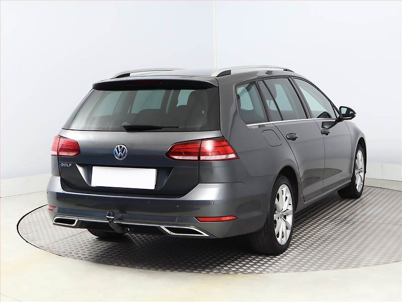 Volkswagen Golf (2017) 1.4 TSI, Automat, Tempomat - fotka 5 z 17