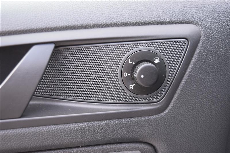 Škoda Yeti 1,2 TSI 77KW PO SERVISE - fotka 31 z 45