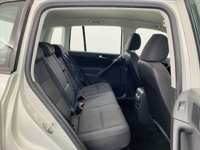 Volkswagen Tiguan 2,0 TDI 81 kW - fotka 7 z 27