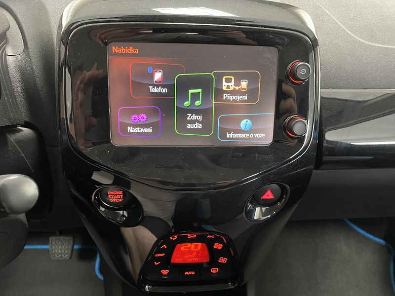 Toyota Aygo 1.0 i AUTOMAT REZERVACE  - fotka 27 z 27